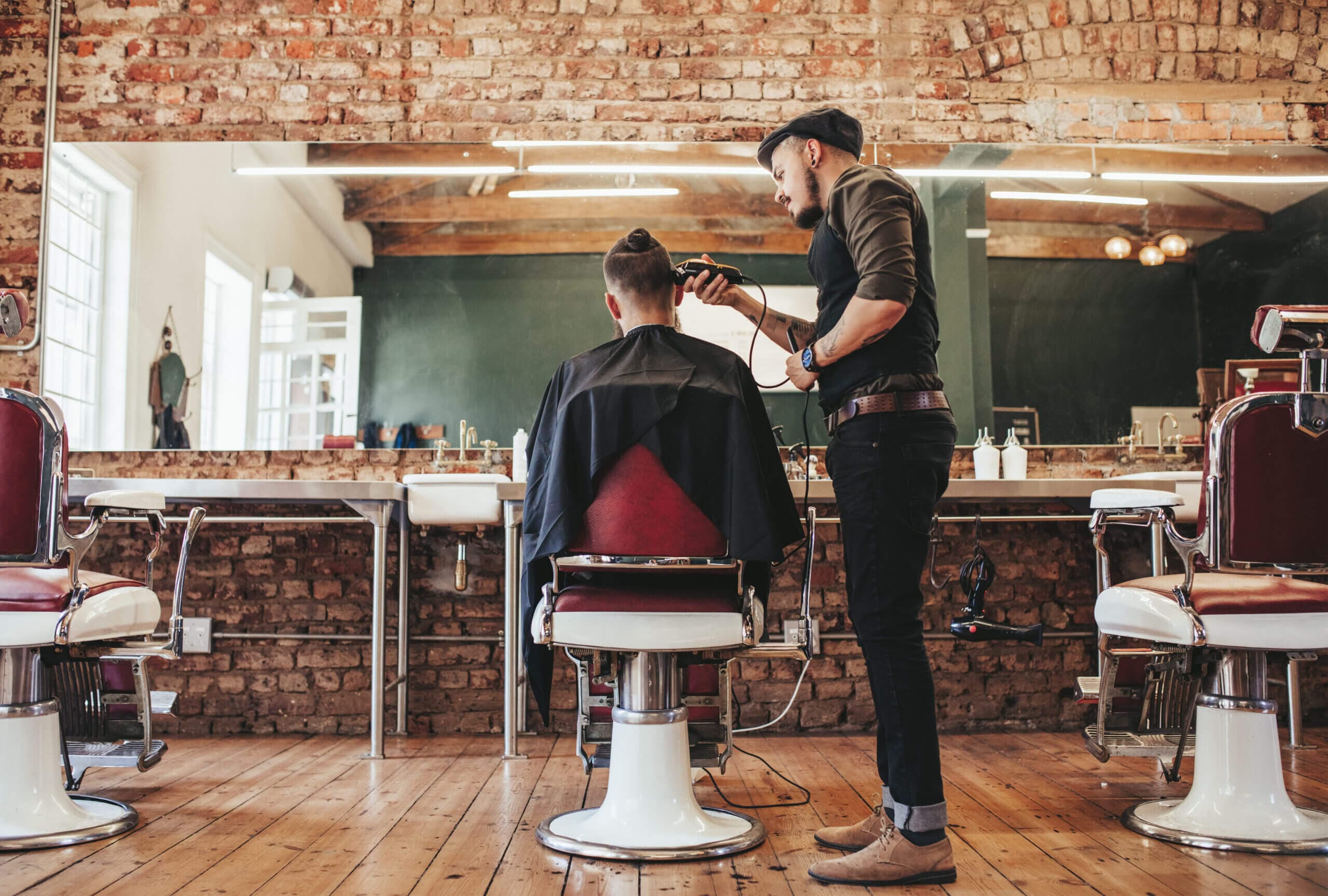 Peluquería con clientes