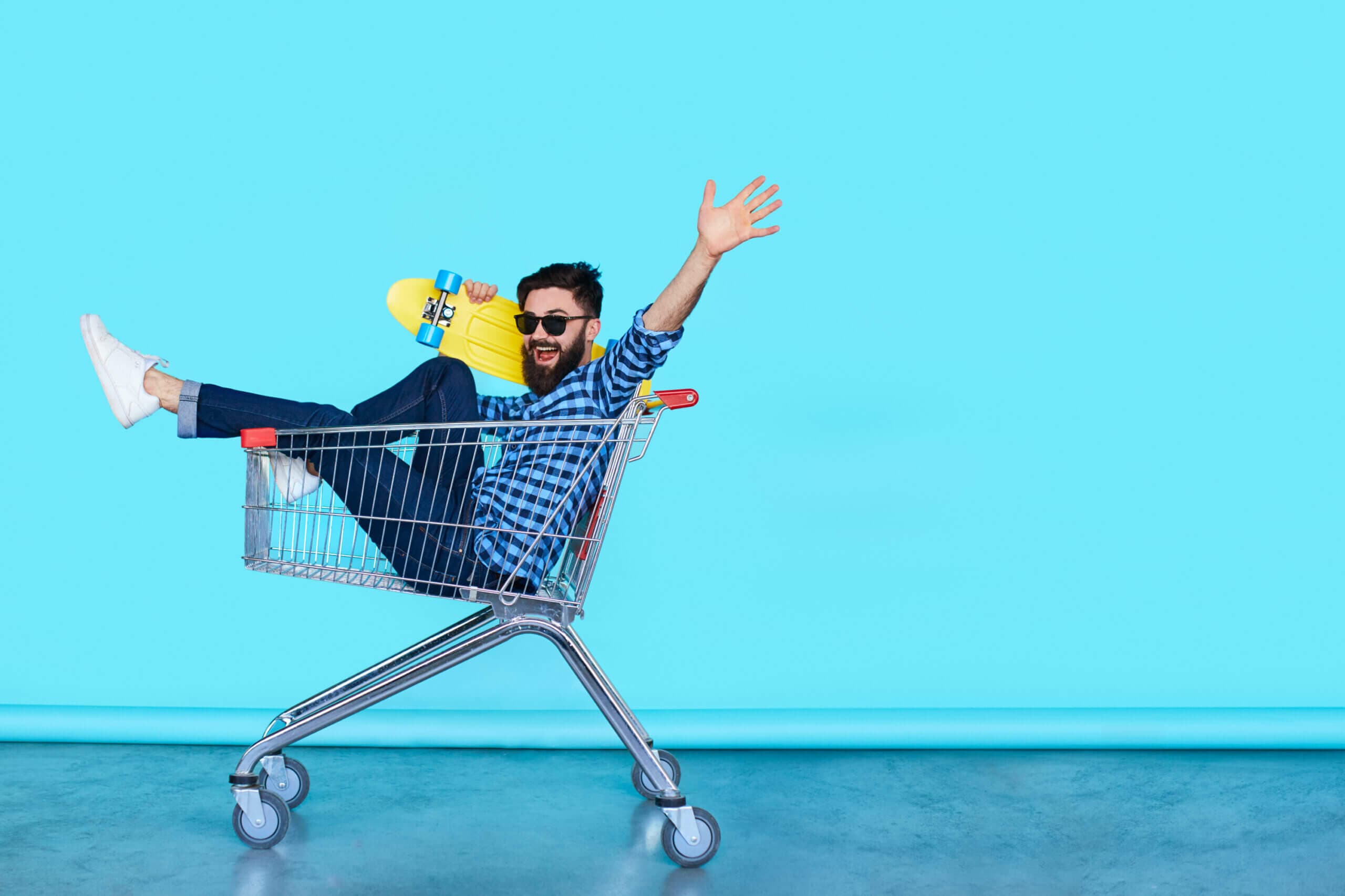 Cliente con carrito de la compra